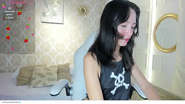 LilyThea online show from May 2026 09:02:02 PM