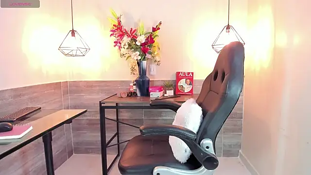 Snapshot of SamantaKane chatting on November 2025 03:39:02 AM SamantaKane online show from November 2025 03:39:02 AM