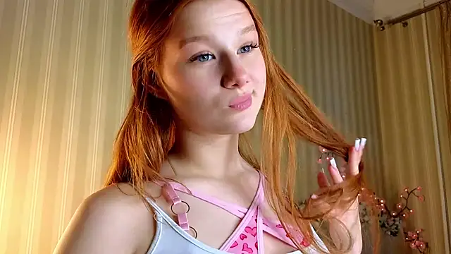Juuulia  online show from April 2026 02:30:01 PM
