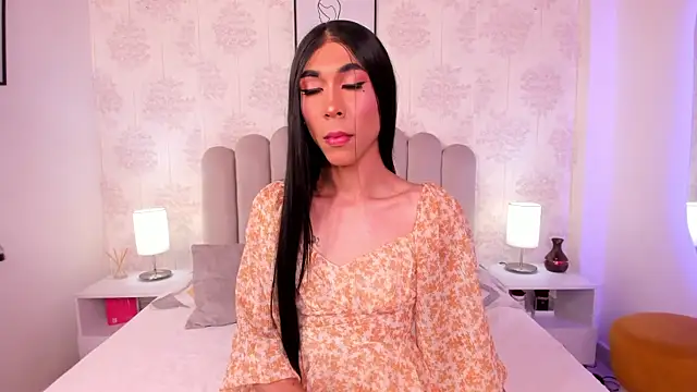 ShaynaHosk online show from September 2025 07:04:01 PM