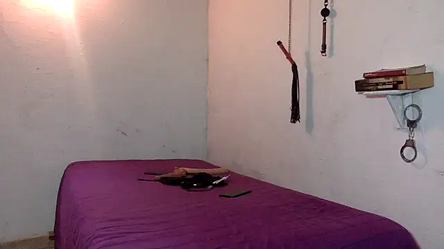 indomitaFox online show from April 2026 04:46:01 AM