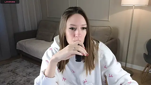 cutienaughtygirl online show from February 2026 08:40:02 AM