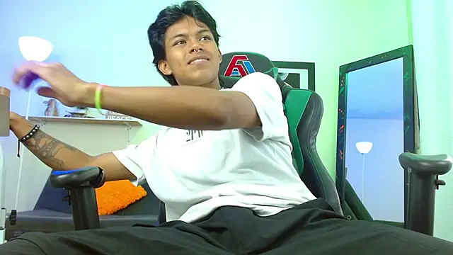 dreyk20 online show from November 2025 01:55:02 PM