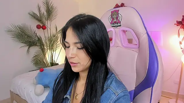 Hadid Jimenez  online show from December 2025 04:46:02 PM