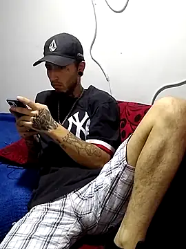 Tattoboy19cm online show from February 2026 10:05:02 PM