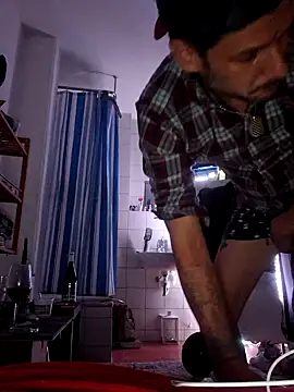 a7ex online show from December 2024 05:04:01 AM