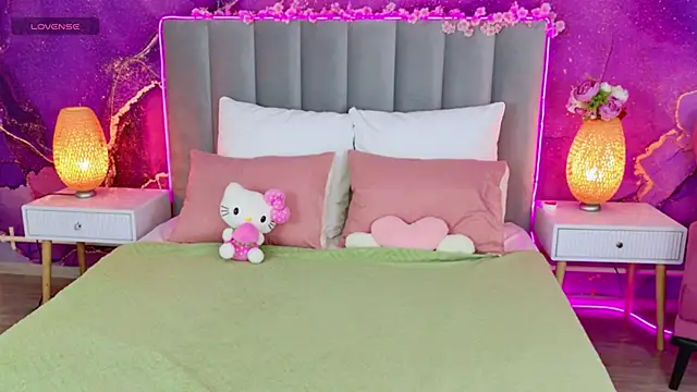 Ketrin Jones online show from September 2025 05:00:01 AM