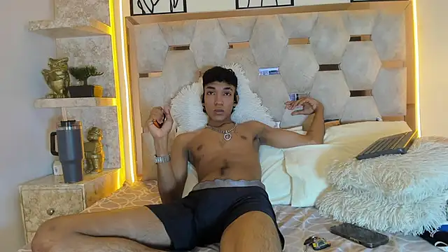 Lucass Blaze online show from October 2025 09:37:02 PM