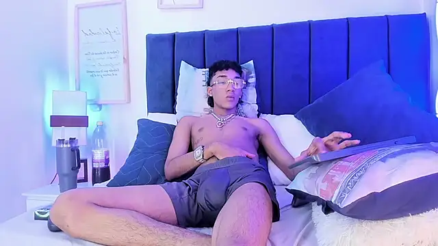 Lucass Blaze online show from October 2025 10:58:01 PM