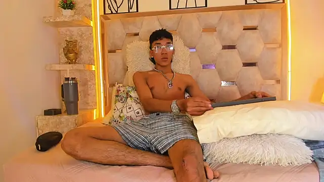 Lucass Blaze online show from October 2025 10:22:01 PM