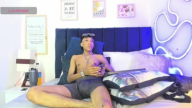 Lucass Blaze online show from November 2025 10:31:02 PM