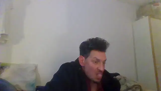 Snapshot of ARTANIS20 chatting on December 2025 10:31:02 AM ARTANIS20 online show from December 2025 10:31:02 AM