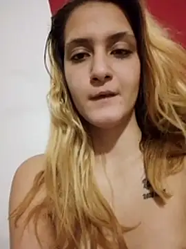 Snapshot of Themaskedgirl21 chatting on December 2025 03:39:01 PM Themaskedgirl21 online show from December 2025 03:39:01 PM