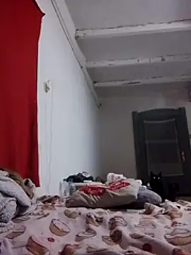 Snapshot of Themaskedgirl21 chatting on December 2025 05:19:02 PM Themaskedgirl21 online show from December 2025 05:19:02 PM