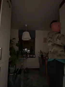 Snapshot of SwingWingWomanSweden chatting on September 2025 08:52:02 PM SwingWingWomanSweden online show from September 2025 08:52:02 PM