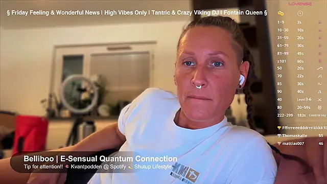 Snapshot of SwingWingWomanSweden chatting on September 2025 09:03:02 PM SwingWingWomanSweden online show from September 2025 09:03:02 PM