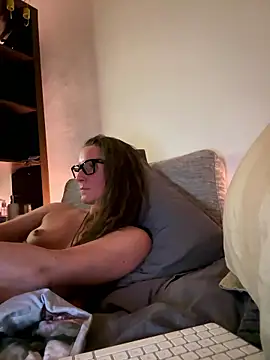 Snapshot of SwingWingWomanSweden chatting on January 2026 09:42:01 PM SwingWingWomanSweden online show from January 2026 09:42:01 PM