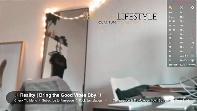 Snapshot of SwingWingWomanSweden chatting on May 2026 08:54:02 AM SwingWingWomanSweden online show from May 2026 08:54:02 AM