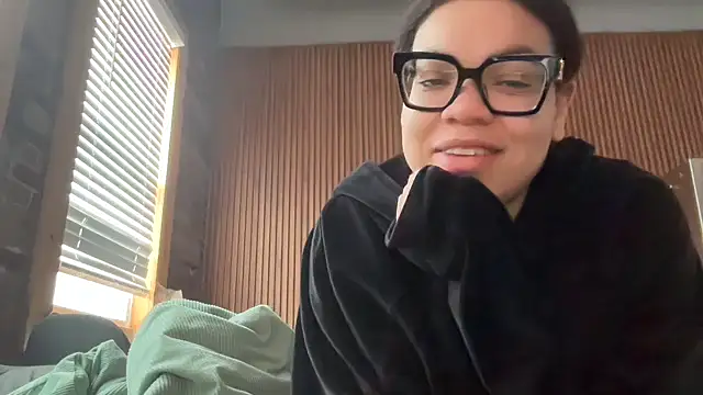 Snapshot of zahrabliss chatting on January 2026 04:10:01 PM zahrabliss online show from January 2026 04:10:01 PM