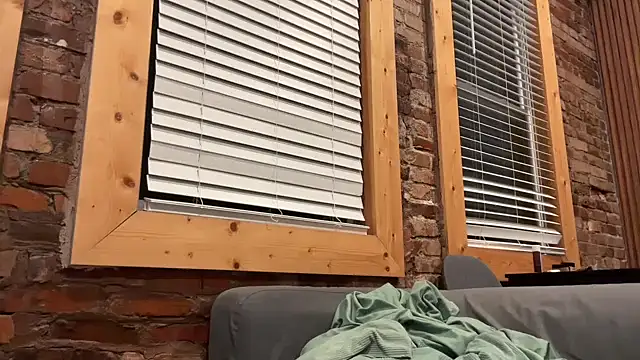 Snapshot of zahrabliss chatting on January 2026 12:37:01 AM zahrabliss online show from January 2026 12:37:01 AM