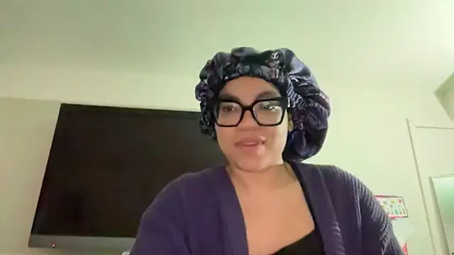 Snapshot of zahrabliss chatting on February 2026 11:09:02 PM zahrabliss online show from February 2026 11:09:02 PM