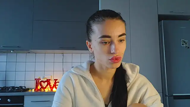 EvaMelnik online show from September 2025 02:18:02 PM