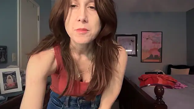 Snapshot of MommyGoddessL chatting on October 2025 01:40:02 PM MommyGoddessL online show from October 2025 01:40:02 PM