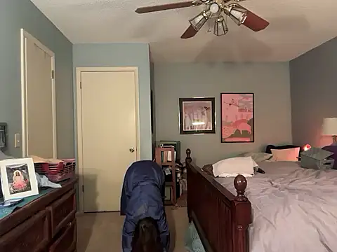 Snapshot of MommyGoddessL chatting on October 2025 01:30:01 PM MommyGoddessL online show from October 2025 01:30:01 PM