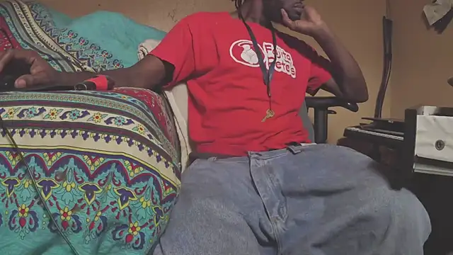 EYEzIAM online show from November 2025 08:03:02 AM