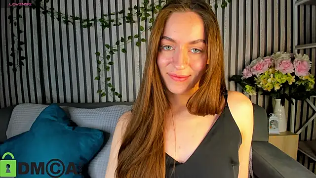 Agnes Wells online show from November 2025 08:36:02 AM