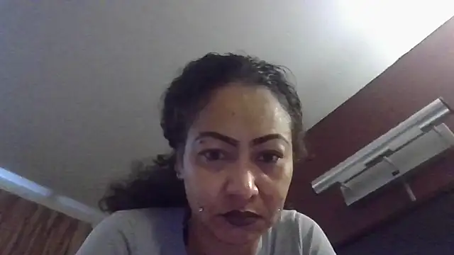 Flossee online show from October 2025 10:45:01 AM