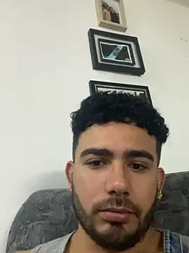 adamhairy online show from November 2025 12:44:01 AM