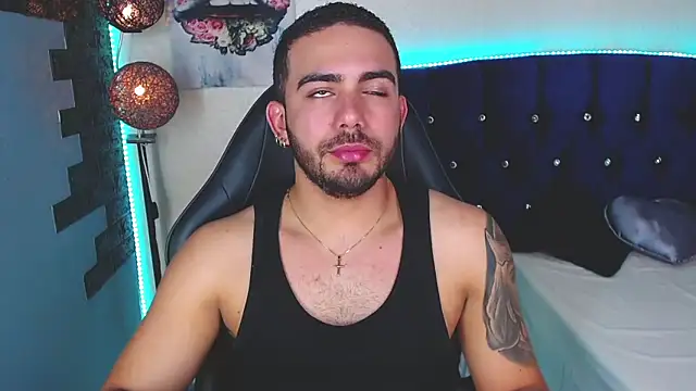 adamhairy online show from May 2026 07:52:01 PM