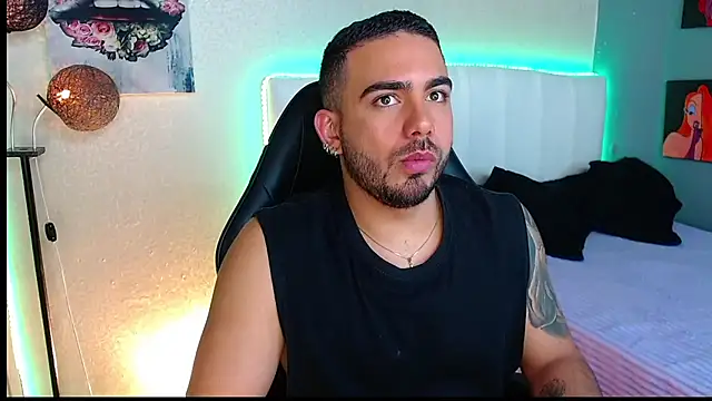 adamhairy online show from May 2026 07:43:01 PM