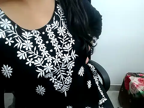 Snapshot of Roshi_Love chatting on June 2026 07:49:01 PM Roshi Love online show from June 2026 07:49:01 PM