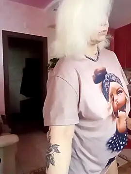 SquirtMilf00 online show from October 2025 01:39:01 AM