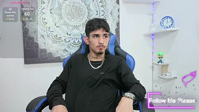 Snapshot of nextboywell1 chatting on April 2026 03:53:02 AM nextboywell1 online show from April 2026 03:53:02 AM
