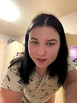 Snapshot of Kemeli008 chatting on November 2025 02:44:01 PM Kemeli008 online show from November 2025 02:44:01 PM