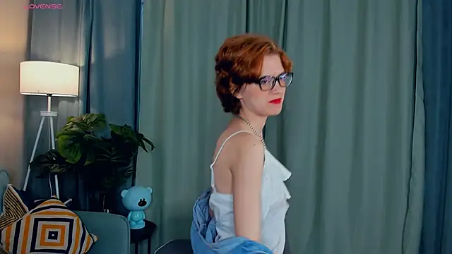 Snapshot of EdlinGathright chatting on September 2025 03:54:01 AM EdlinGathright online show from September 2025 03:54:01 AM