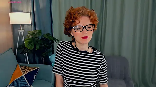 Snapshot of EdlinGathright chatting on September 2025 03:43:02 AM EdlinGathright online show from September 2025 03:43:02 AM