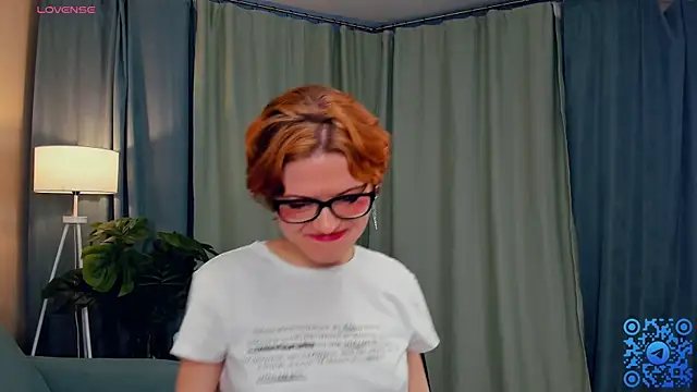 Snapshot of EdlinGathright chatting on October 2025 04:12:01 AM EdlinGathright online show from October 2025 04:12:01 AM