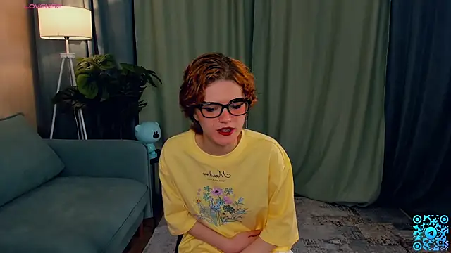 Snapshot of EdlinGathright chatting on October 2025 04:12:01 AM EdlinGathright online show from October 2025 04:12:01 AM