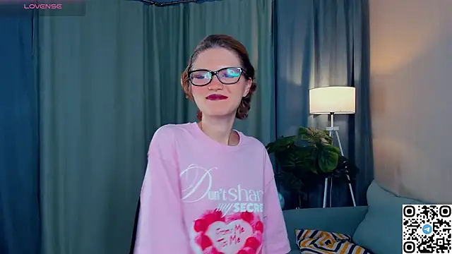 Snapshot of EdlinGathright chatting on November 2025 03:41:01 AM EdlinGathright online show from November 2025 03:41:01 AM