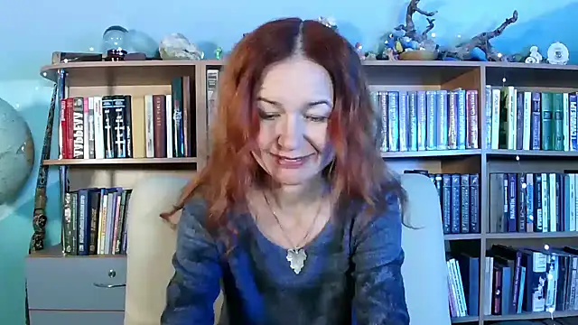 Foxilady357 online show from December 2025 05:09:01 PM
