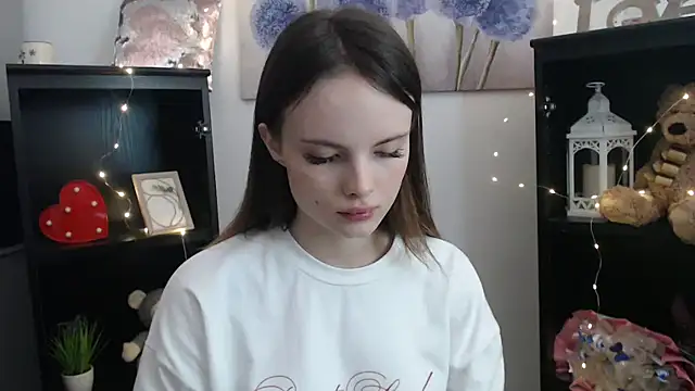 Ariella ari online show from September 2025 12:30:01 PM