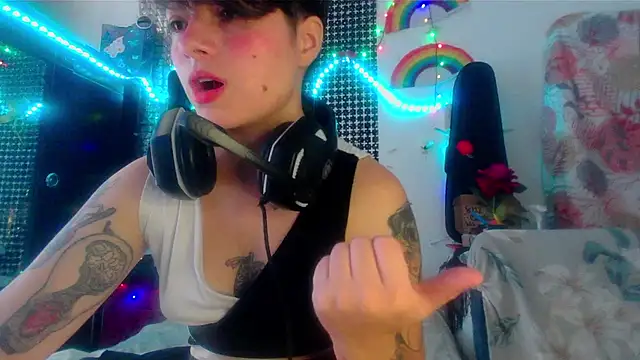 Snapshot of Mitsuha_gate chatting on November 2025 02:06:01 PM Mitsuha gate online show from November 2025 02:06:01 PM