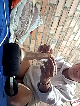 Snapshot of GaaraDiaz chatting on September 2025 04:05:02 AM GaaraDiaz online show from September 2025 04:05:02 AM