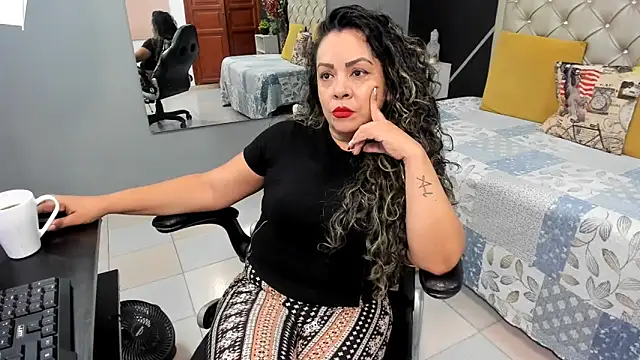 Snapshot of kris_milff chatting on September 2025 12:31:02 PM kris milff online show from September 2025 12:31:02 PM