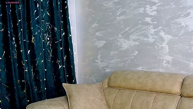 KaylaLewys online show from January 2026 06:34:01 PM