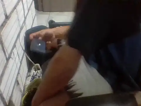 Snapshot of santiii___12 chatting on December 2025 11:23:02 PM santiii 12 online show from December 2025 11:23:02 PM